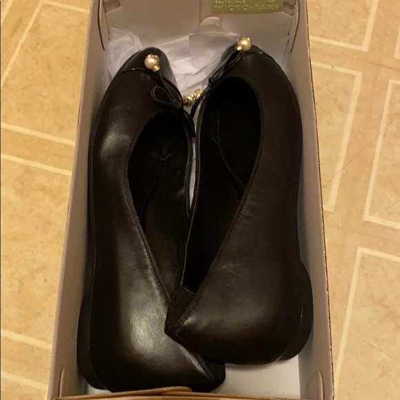 Micheal Kors Flats - Picture 1 of 4